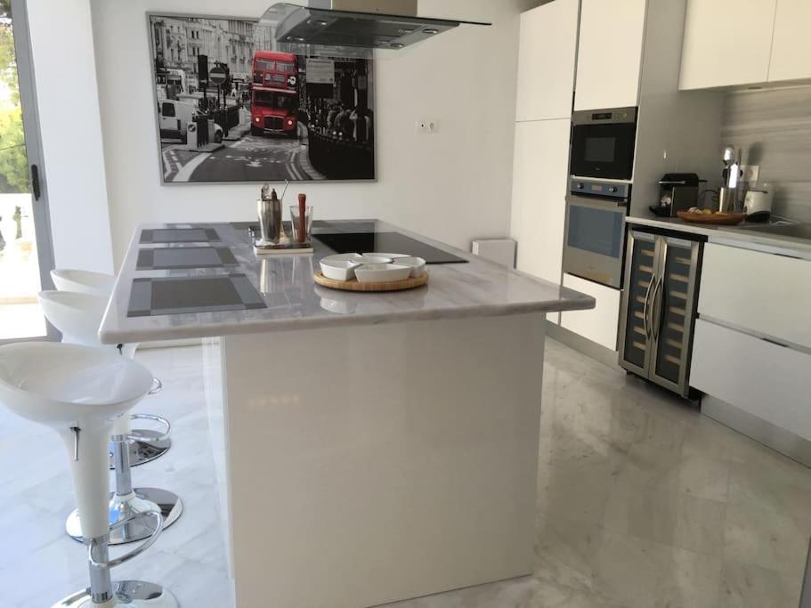 The White House Beach Villa ราฟีนา ภายนอก รูปภาพ